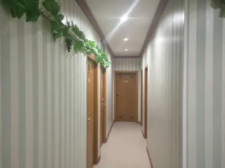 Chongyi Dingzhen Hotel