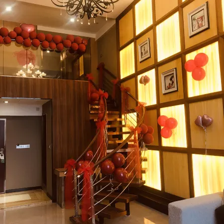 Sky Mall Hotel