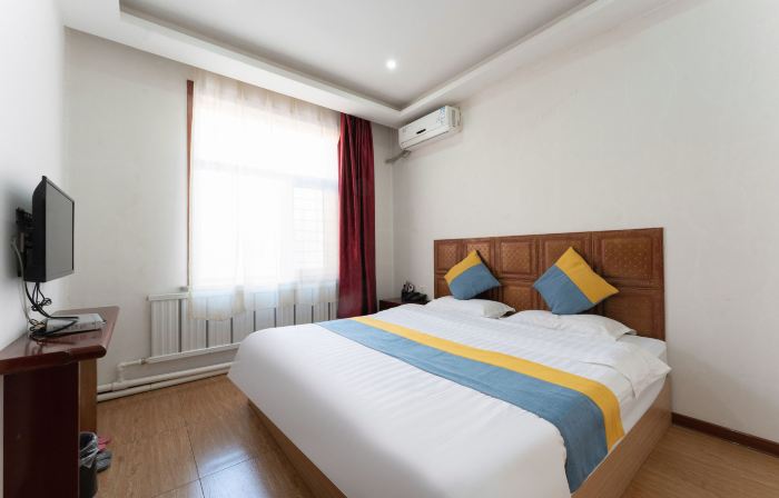 Jiamusi Number Nine Hotel (Railway Station Central Hospital)