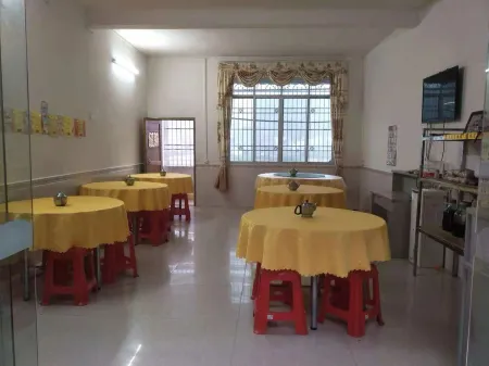 Nanxiong Yinfu Restaurant Отели рядом с достопримечательностью «Meiguan Ancient Post Road»