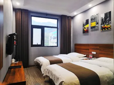 Yijia Hotel Hotels near Ziyang Library