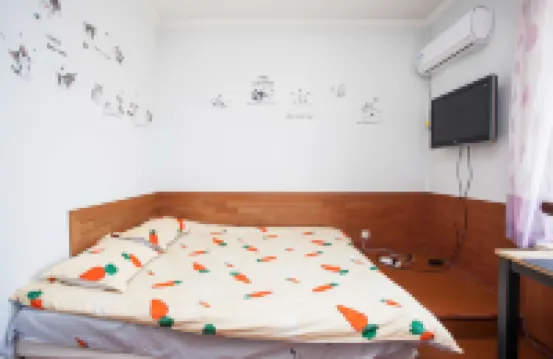 A youth hostel·B&B with sea views (Golden Beach Beer City)