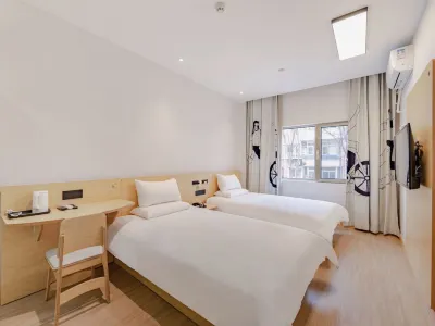 Home Inn Select Hotel (Beijing Dahongmen Heyi Subway Station) Hotel di Beijing