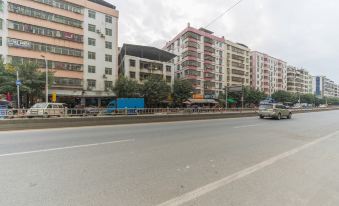 Lavande Hotel (Heyuan Longchuan East Bus Terminal)