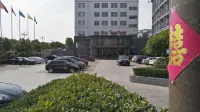 Tanghe Hotel - parking
