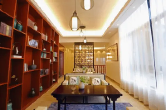 Baxian Yunju B&B in Yueyang County