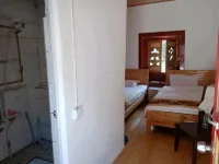 Danba Jiarong Home Minju Inn