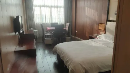 Huarong Jinliyuan Hotel