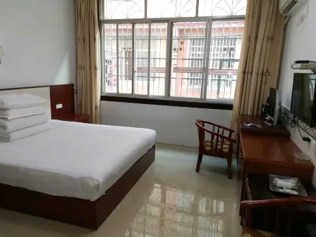 Jianghua Yuntianhui Hotel