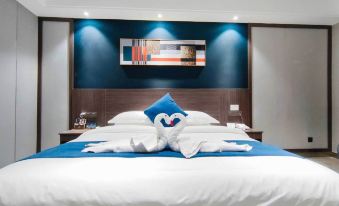 Qingyang Meilun Lizhi Hotel (Xifeng Xiaoshizi Commercial Street Shop)