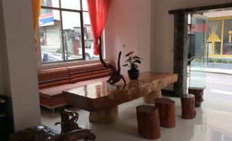 Gongshan Ancient Road Qingyuan Theme Hotel