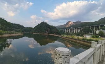 Yuexi Lvfuyuan Farm Stay