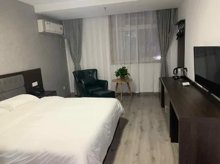 Golden Lake Guobin Hotel Отели рядом с достопримечательностью «Jinhu Water Forest Scenic Area RV Campground»