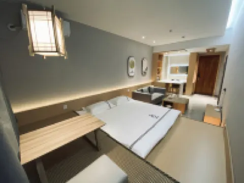 Xiaoyi Binguo E-sports Theme Apartment