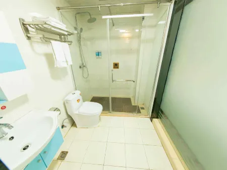 Greenway Hotel WuHan Отели рядом с достопримечательностью «Wuhan Business College»