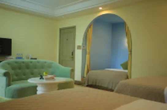 Perfume Bay Seaview Hotel (Beihai Yintan International Passenger Port)