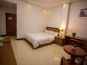 Luzhou Lanbao Business Hotel