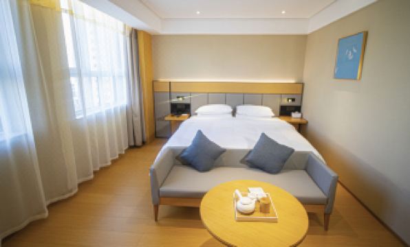 Jifeng Hotel (Korla People's Square)