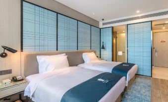 Echarm Hotel (Kunming South High-Speed Railway Station Chunrong Street Subway Station)