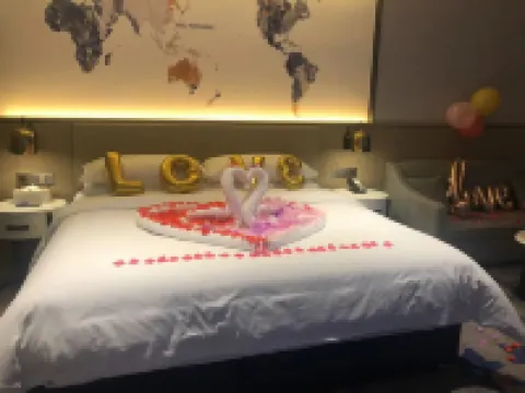 Kyriad Marvelous Hotel (Fangchenggang Administration Center, High Speed Railway Station) Hotel di Fangchenggang