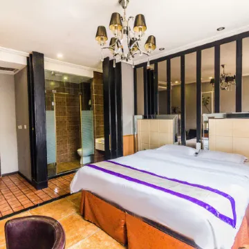 Baiqing Elegant Business Hotel (Anshan Station Yongle Park Branch)