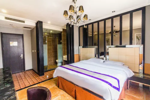 Baiqing Elegant Business Hotel (Anshan Station Yongle Park Branch)