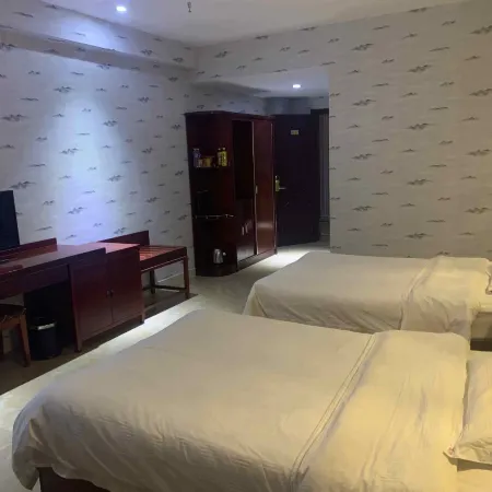 Urat Qianqi Guoli Hotel