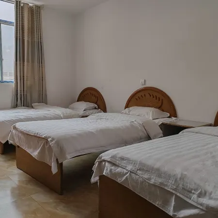 Guorong Business Hotel