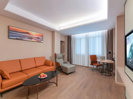 Vienna 3 Best Hotel (Shaoshan Dadao South Railway Station) Отели рядом со станцией Shaoshan South Railway Station