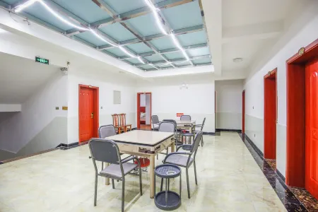 Feiyu Farm Stay (Xiling Snow Mountain) Отели рядом с достопримечательностью «Xiling Snow Mountain»