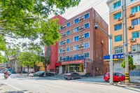 Aiju Jinyang Hotel (Dashiqiao North Railway Station) Hotels in Dashiqiao