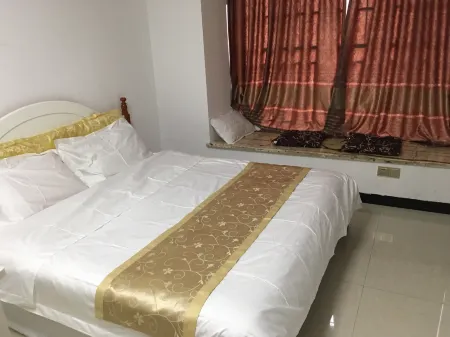 Enping Jinjiang International New Town Apartment Отели рядом с достопримечательностью «Fengru Square»