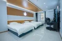 Xiaolanjing Electro-sports Hotel (Zibo Hongcheng International Shop)