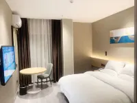 Lim Hotel (Baoshi Park Branch) - parking