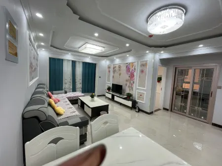 Xinxuting Homestay (Hengwei Vientiane Ginza Branch) Отели рядом с достопримечательностью «Center Square»