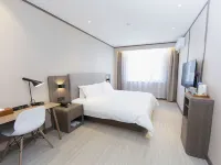 HanTing Hotel (Changchun Jingyue Changying Century City) Hotel in zona Yueliangwan