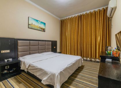 Queshan Junyue Express Hotel