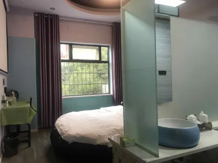 Shi'erfang Theme Guesthouse Отели рядом с достопримечательностью «Chuannan Normal College for Childhood Education»