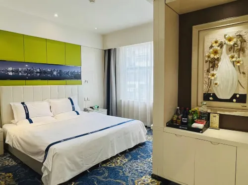 Fengyu Fashion Hotel (Gongyi Railway Station Xingyue Times Square Branch) - parkir