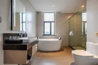 Homeinn Selected Hotel (Yishui Xinhua Road Underground Grand Canyon Scenic Area)