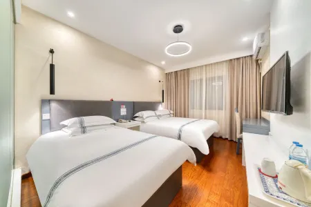 City Hotel (Qianwang street store) Отели рядом с достопримечательностью «Zhejiang A & F University Yijin Campus»