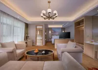 Vienna International Hotel Hotels near Jiujiang Chengxi Harbor Container Wharf