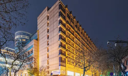 Merchant Marco Edgelake Hotel