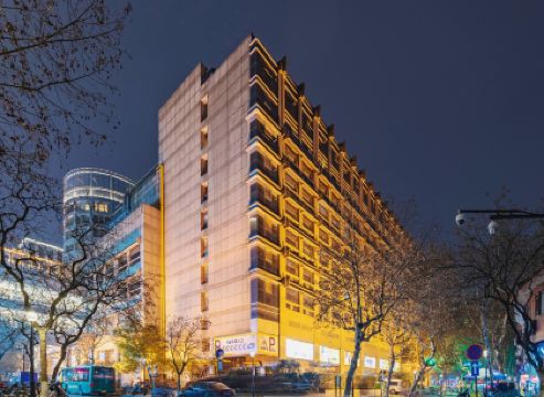 Merchant Marco Edgelake Hotel