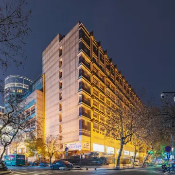 Merchant Marco Edgelake Hotel