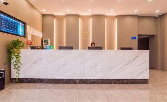 Huafeng Hotel (Qinhuangdao Dongshan Bathing Beach)