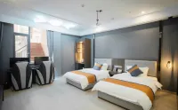 Bantang E-Sports Hotel (Lanwan) Hotels near Luoshiwen Lieshi Shiliao Exhibition Hall