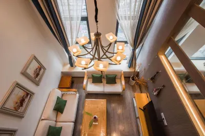 Cailan Loft Homestay (Kela Mansion, Tuanjieqiao Subway Station) Nanjing University of Aeronautics and Astronautics Sufang Branch周辺のホテル