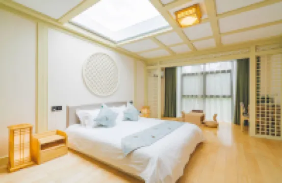 Floral Hotel·Yuyao Intensive Tribal Hotel (Siming Lake Scenic Area)