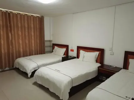 Huachen Business Hotel Отели рядом с достопримечательностью «Wan'an Ancient Ficus Virens»